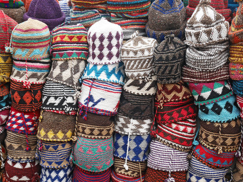 crocheted bonnets - geh&auml;kelte M&uuml;tzen