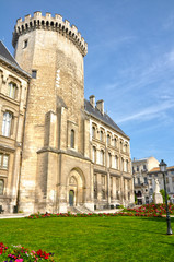 Fototapeta na wymiar Ayuntamiento de Angulema, Angoulême, Francia