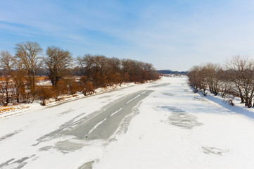 Fototapeta na wymiar The river in the winter