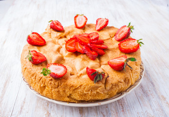 cake with strawberries