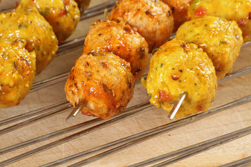 brochettes de boulettes de viande 24042015