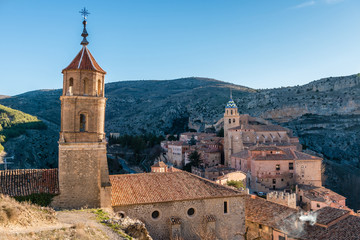 Fototapeta na wymiar Iglesia de Santiago y Catedral de Albarracín. Teruel. España