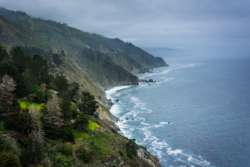 Fototapeta na wymiar View of the Pacific Coast in Big Sur, California.