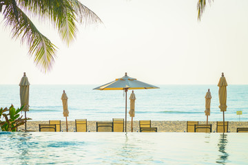 Obraz na płótnie Canvas Hotel resort pool