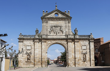 Fototapeta na wymiar Arc of St. Benedict in Sahagun, Spain