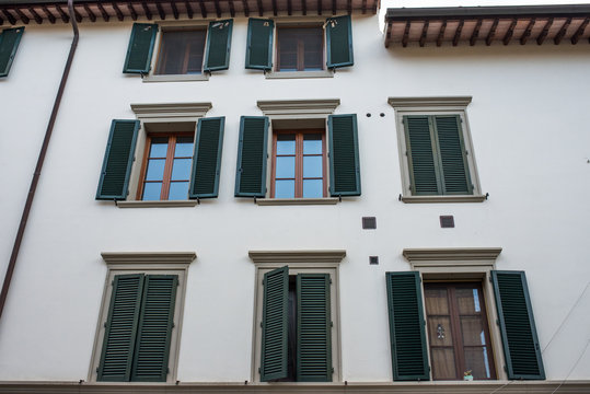 Facciata palazzi signorili, centro storico, Pisa