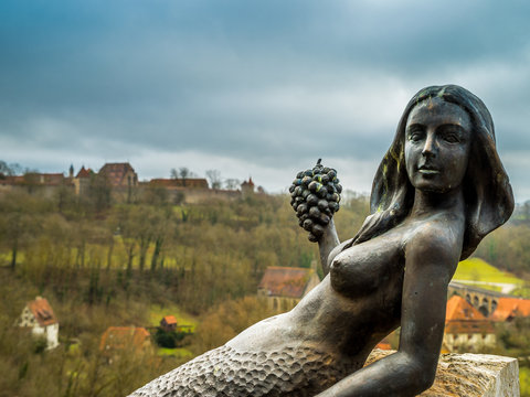 Nixe Tauber &uuml;berm Taubertal vor Rothenburg in Bayern