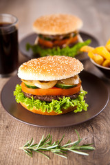Zwei Hamburger