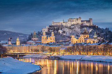 Fototapeta premium Historic city of Salzburg in winter at dusk, Austria