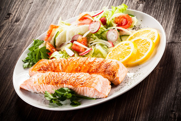 Grilled salmon and vegetables