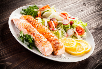 Grilled salmon and vegetables