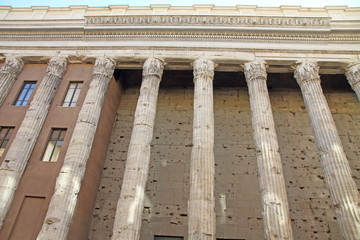 Naklejka premium Adriano temple in Rome