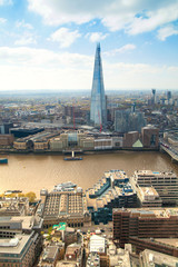Obraz premium LONDON, UK - APRIL 22, 2015: Shard of glass City of London 