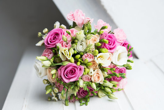 Wedding fower bouquet with pink roses