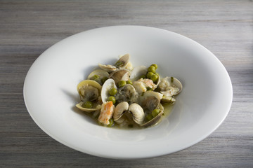 Fresh Cockle clams with wine sauce.
