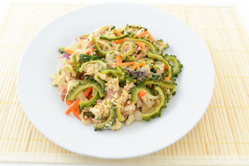 おいしそうなゴーヤチャンプルー