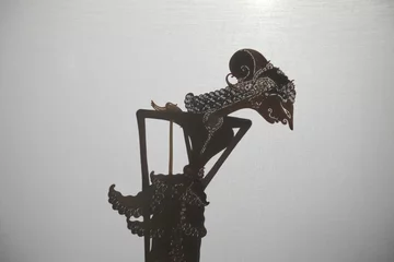 Crédence de cuisine en verre imprimé Indonésie Traditional Indonesian shadow puppet theatre wayang kulit