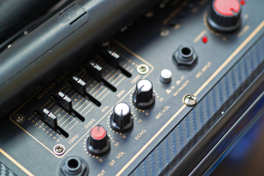 Audio mixing table .