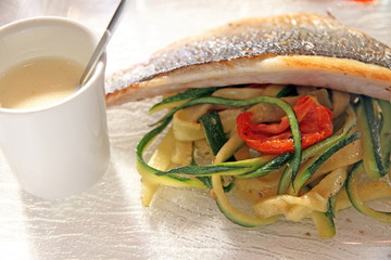 Haddock fillets with vegetables ando butter sauce
