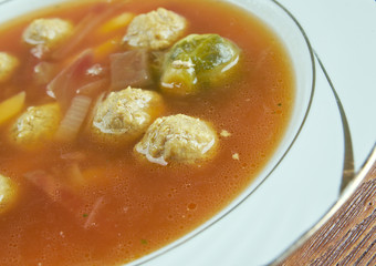 Swabian soup with meatballs