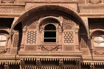 Obraz premium Intricate Carving of Balcony