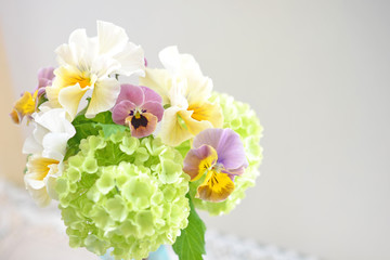 ビバーナムとパンジー