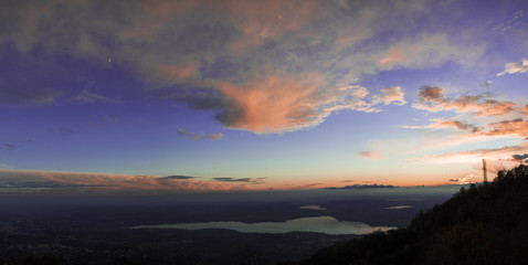 Fototapeta premium Sunset on the Varese lake