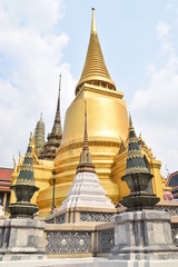 Fototapeta premium Phra Sri Rattana Chedi