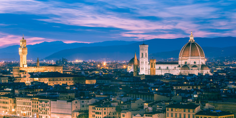 Fototapeta na wymiar Twilight at the Duomo in Florence, Italy.