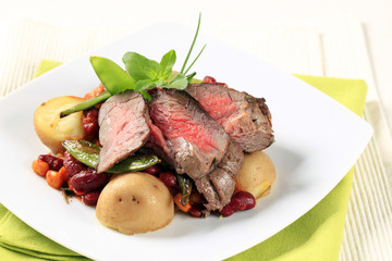 Roast beef and red bean chili