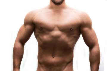 Fototapeta na wymiar uomo muscoloso che pratica fitness e bodybuilding