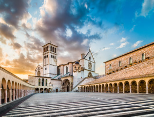 Panele Szklane  Bazylika św. Franciszka z Asyżu o zachodzie słońca, Asyż, Włochy
