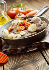 Liver fried with carrot and onion