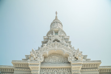Fototapeta na wymiar Oudong, stupa that contains relics of Buddha, tower