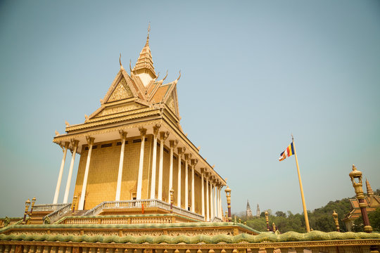 Oudong, Vipassana Dhura Buddhist Center