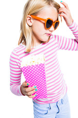 Obraz premium Girl eating pop corn