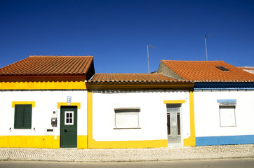 Fototapeta na wymiar Colored houses at south of Portugal.