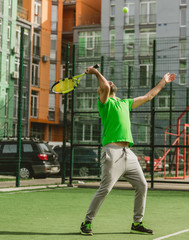 Obraz premium man play tennis outdoor