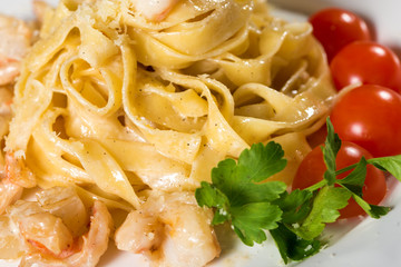 Pasta with mushrooms and tomato
