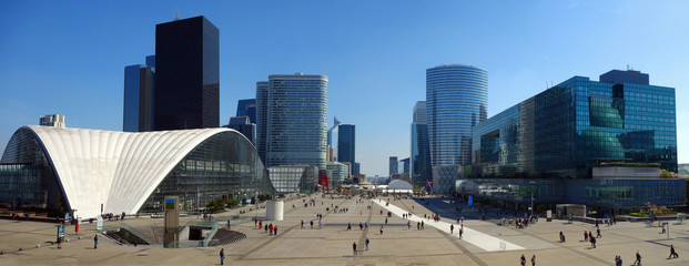 Obraz premium Dzielnica La Défense w regionie paryskim
