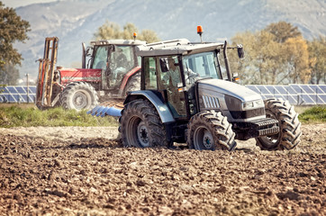 trattori a lavoro