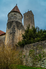 Fototapeta premium Stadtmauer Rothenburg mit Klingentor-Turm im Hintergrund