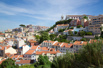 Blick &uuml;ber die Altstadt von Lissabon