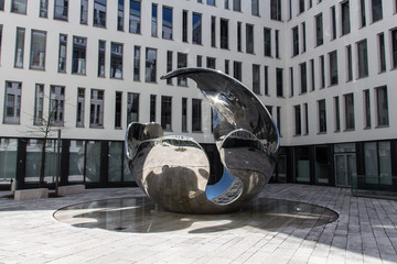 Airborne sculpture at Angerhof in Munich, 2015 © carso80