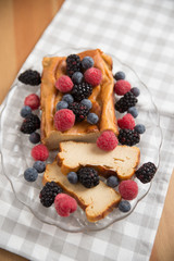 Käsekuchen mit Beeren