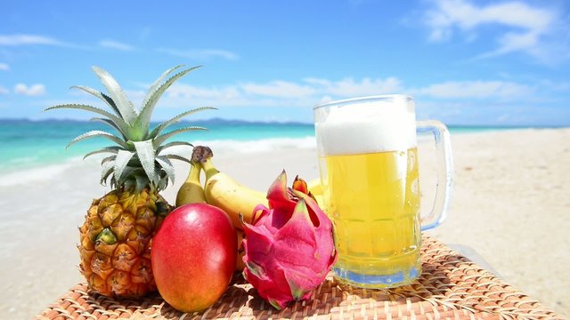 南国の美しいビーチとフルーツ