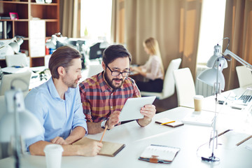 Obraz premium Busy employees