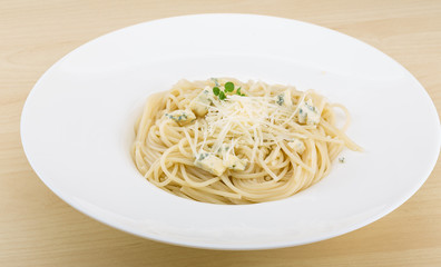 Spaghetti with cheese