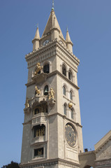 Fototapeta na wymiar Bell Tower and Astronmical Clock in Messina