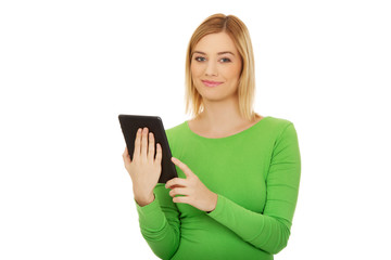 Naklejka premium Beautiful woman with tablet.